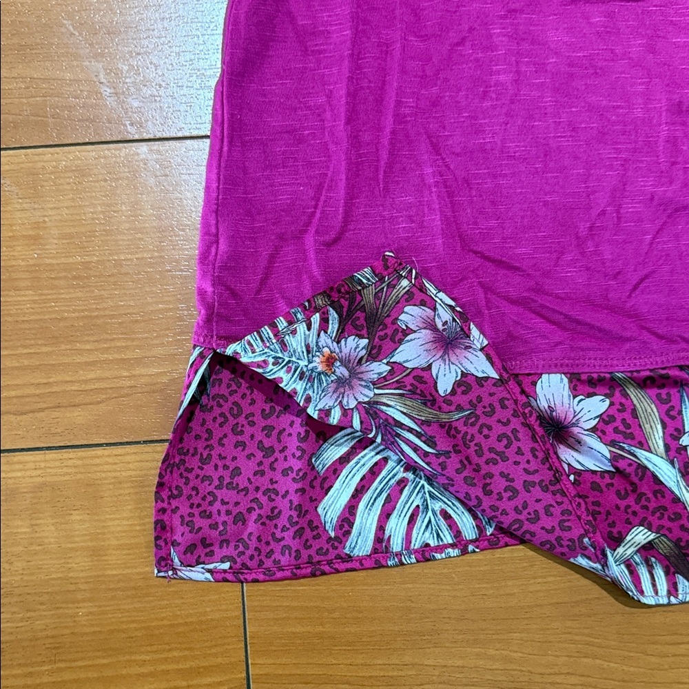White House Black Market Fuchsia Floral Tank Top - Picture 5 of 7